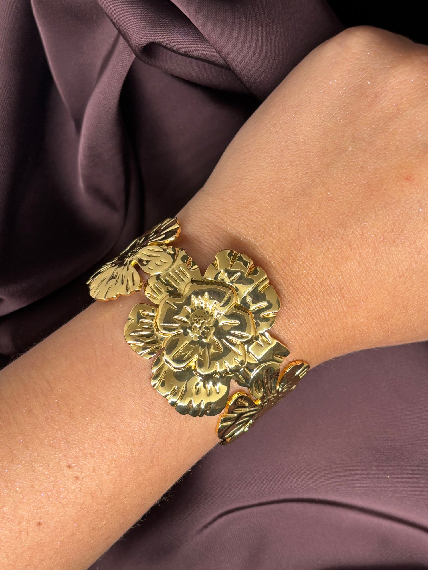 Bracelet manchette fleur