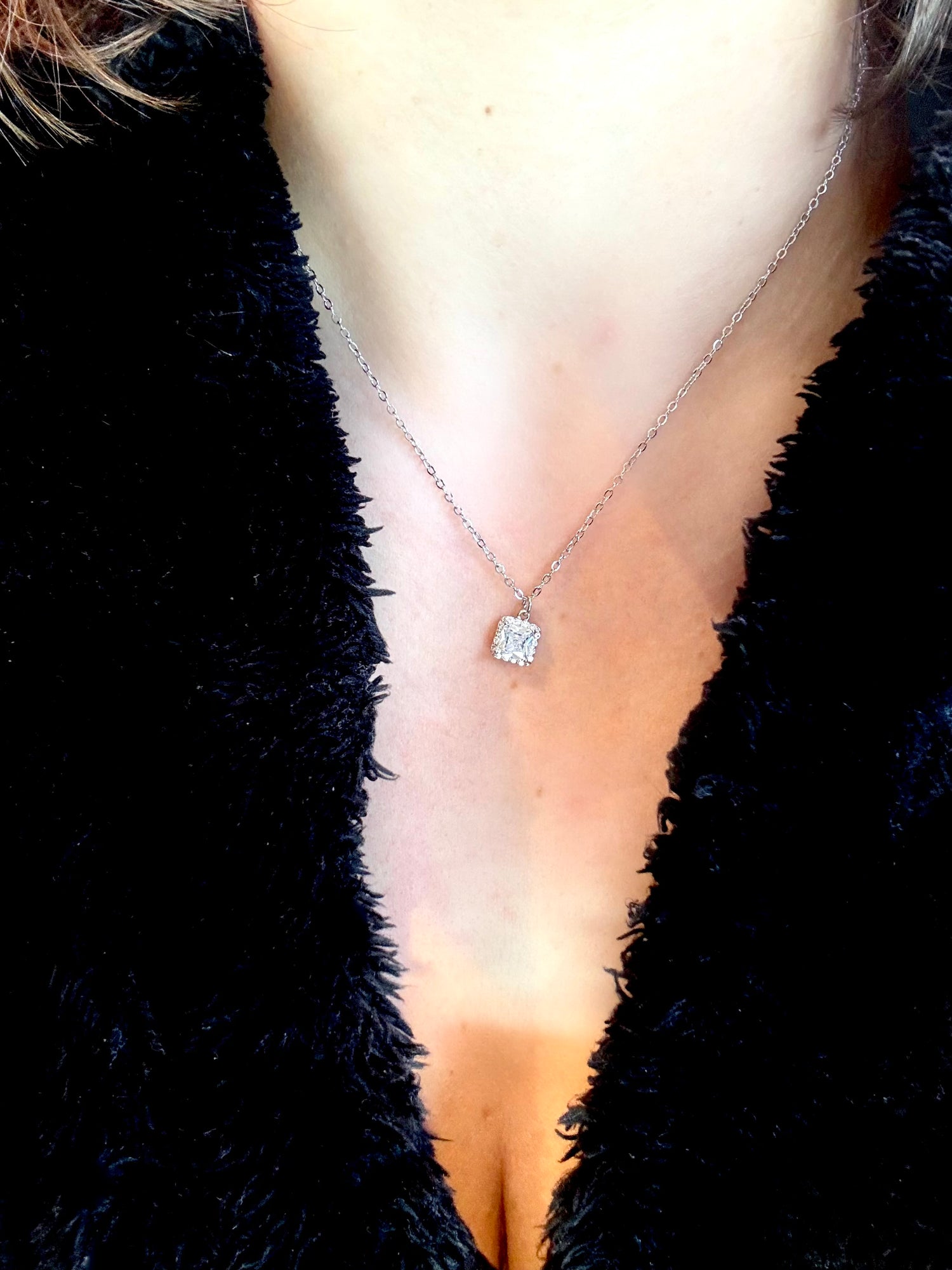 Collier Zircon